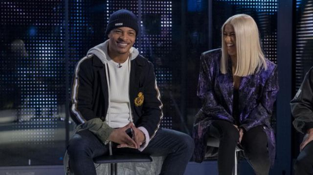 Blanc côtelée chandail de T. I. en suivant le Rythme de + de Flux (S01E03)
