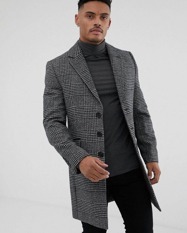 Pull col roulé jumper gris porté par tyrone clarke sur le compte Instagram de @asos_ty