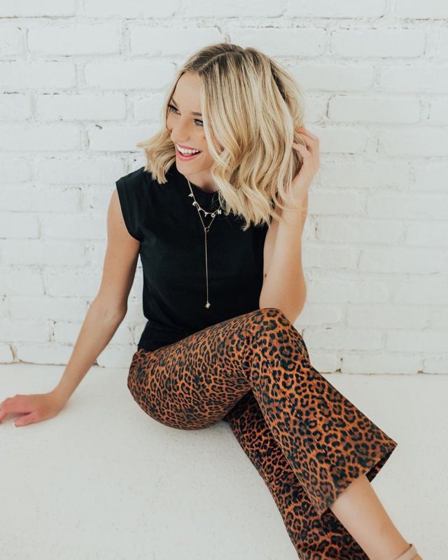 NWT Leop­ard Trouser of Peyton Mabry on the Instagram account @peyton_mabry