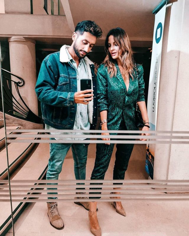 Pants with glitter effect green Julia Flabat on the account Instagram of @julia.flabat