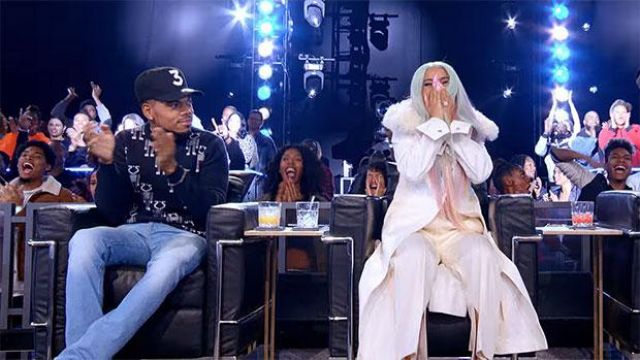White long coat with fur collar of Cardi B in Rhythm + Flow (S01E10)