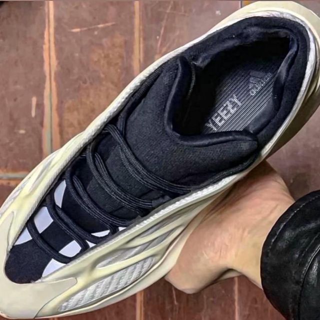 yeezy 500 carbon grey