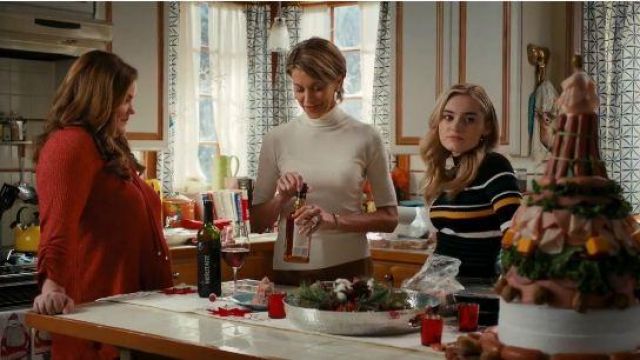 White Turtle­neck Top worn by Kathryn (Wendie Malick) in American Housewife Season 4 Episode 10