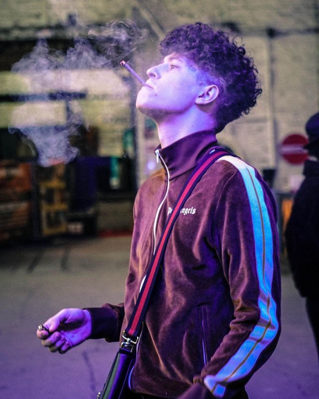 La veste zippée Palm Angels portée par Sirap sur le compte Instagram de @sirapxv