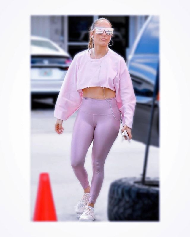Legging Taille haute porté par Jennifer Lopez Miami 17 décembre 2019