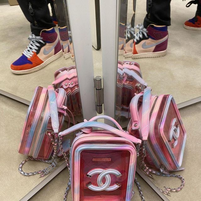 Jordan 1 Retro High Aleali May Court Lux (W) portée par herapradel   sur le compte Instagram de @herapradel 