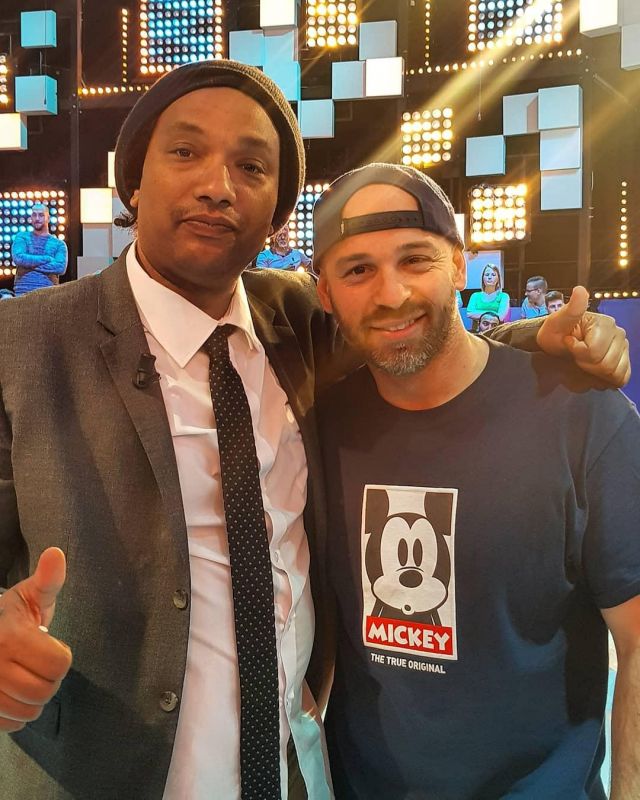La cravate noire de Doc Gynéco sur le compte Instagram de @doc_gyneco