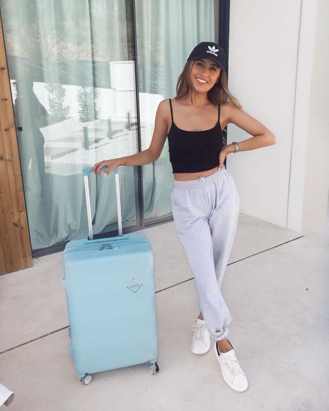 Tre­foil Cap of Kate Hutchins on the Instagram account @kateehutchins
