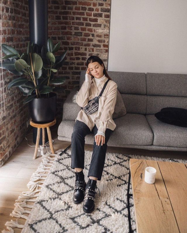 The black boots worn by EnjoyPhoenix on the account Instagram of @enjoyphoenix