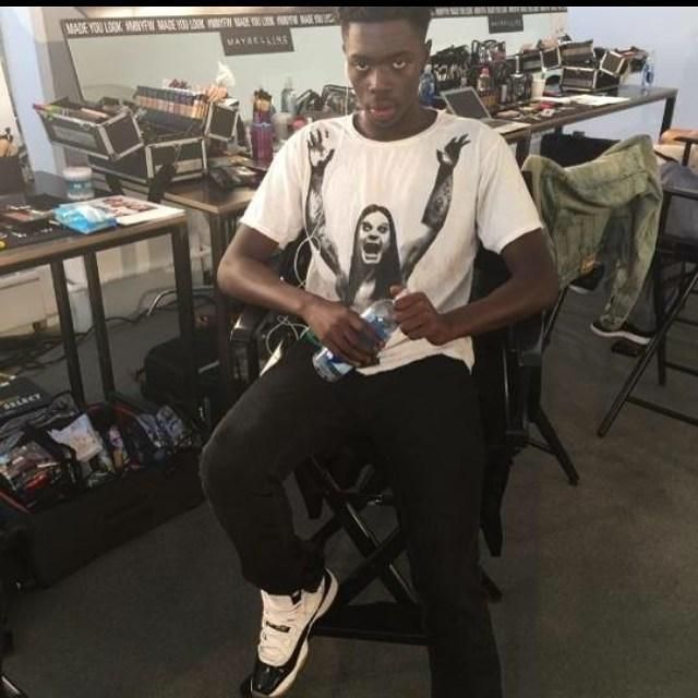 Sneakers shiny white and black worn by Sheck Wes on the account Instagram of @sheckwes