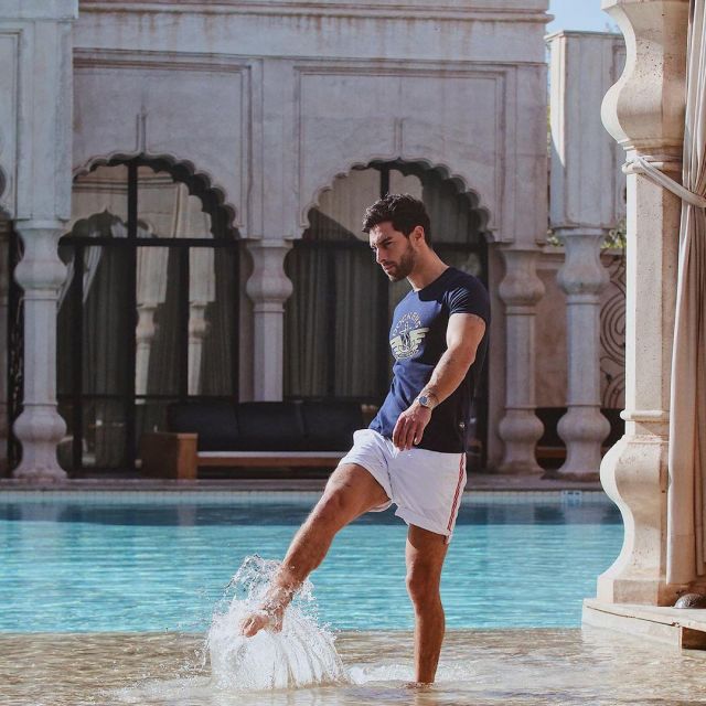 white shorts worn by white shorts on the account Instagram of @valentinleonard 