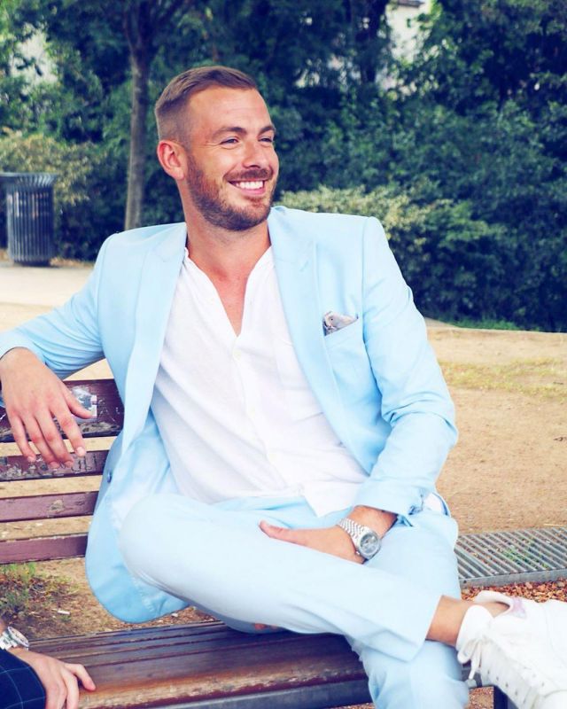 Suit jacket blue from Julien Berthier on the account Instagram of @julienbert42