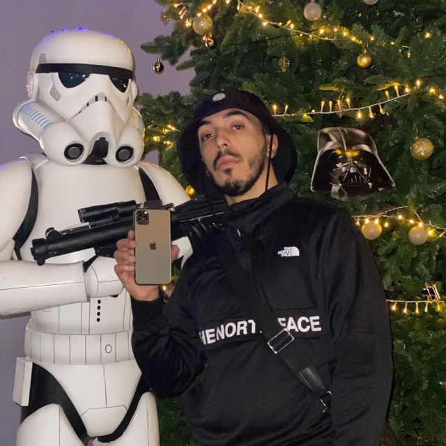 The sweat half zip worn by abdel on the account Instagram of @gamemixtreizeoff 
