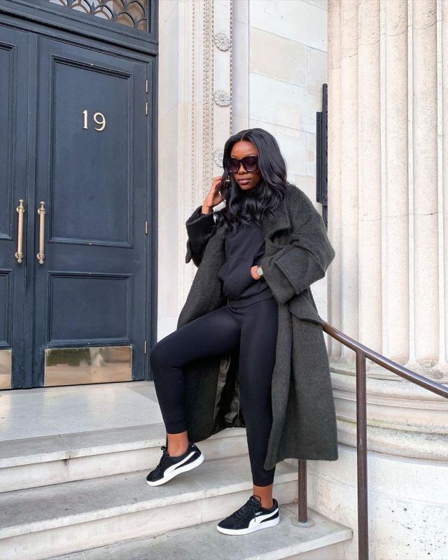 Coat with details to the handles on the account Instagram of @tostos_