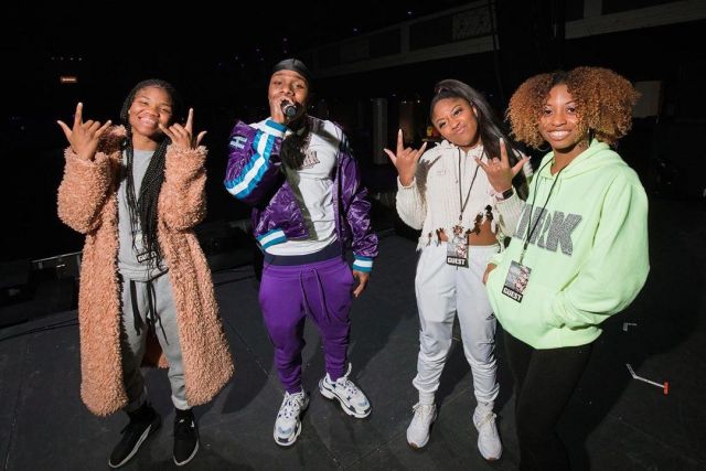NBA Charlotte Hornets Starter Violet L'Offensive Varsity Satin Plein composant logiciel Enfichable Veste portée par DaBaby sur son Instagram account @dababy