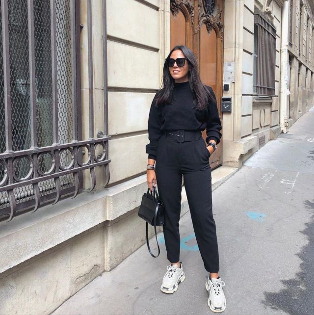Black Sweater of Laura Naim on the Instagram account @laura_naim