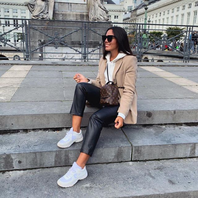 Classique Blazer de Laura Naim sur l'Instagram account @laura_naim