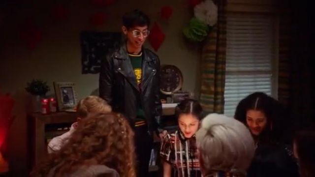 Chaqueta de motociclista de cuero negro usada por Carlos (Frankie A. Rodríguez) en High School Musical: The Musical: The Series Temporada 1 Episodio 7