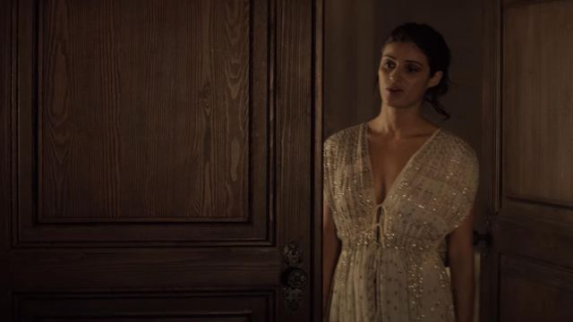 White and Gold Maxi Dress worn by Yennefer (Anya Chalotra) in The Witcher (S01E05)