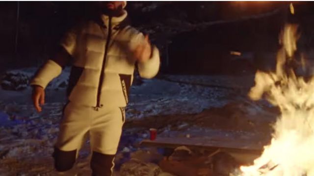 Moncler White Fleece Puffer Jack­et of Drake in the music video Drake - War