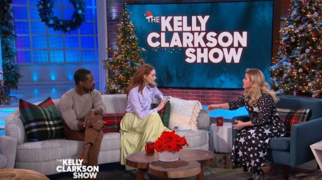 Bella freud Emanuelle Star-Print Silk-Crepe Dress worn by Kelly Clarkson on The Kelly Clarkson Show December 20, 2019