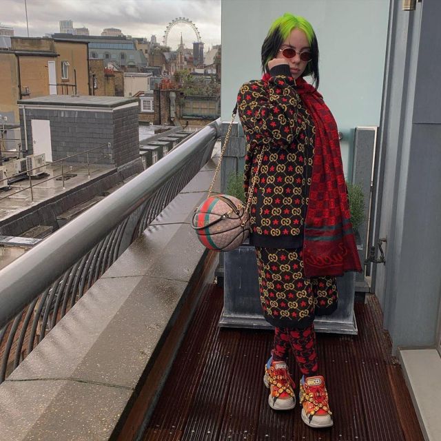 Tommeclothing Bas­ket­ball Bag of Billie Eilish on the Instagram account @billieeilish