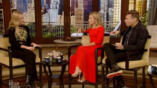 Gianvito Rossi Portofi­no 105 Metal­lic Leather San­dals worn by Kelly Ripa on LIVE with Kelly and Ryan December 23, 2019