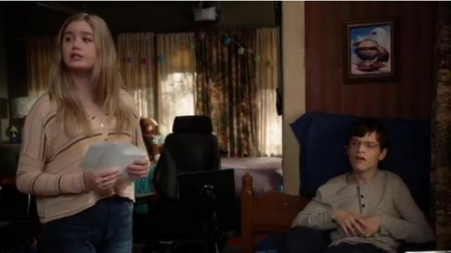 Cream But­ton Cardi­gan worn by Dylan DiMeo (Kyla Kenedy) in Speechless Season 3 Episode 18