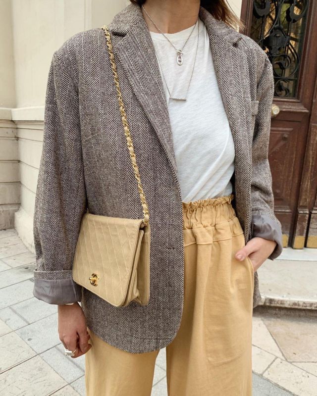 Le blazer à chevrons porté par Lison sur le compte Instagram de @lisonseb