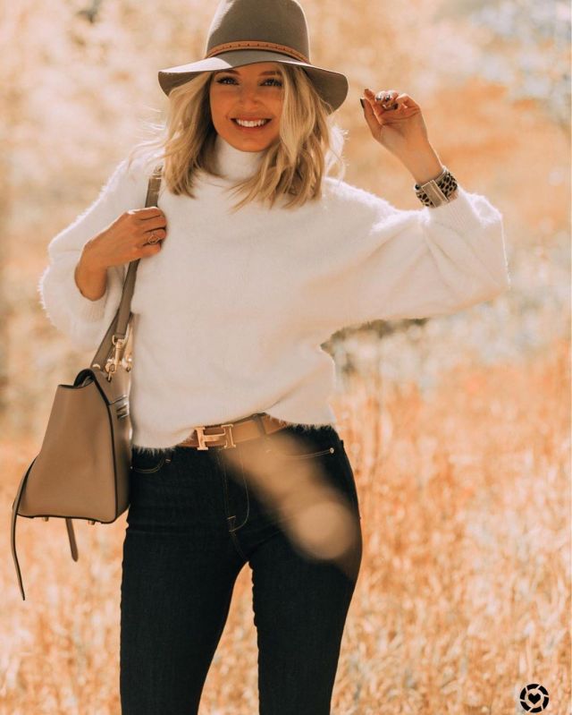 Sweater White of Erin Busbee on the Instagram account @busbeestyle