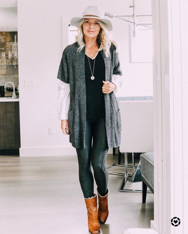 Spanx® Faux Leather Leg­gings of Erin Busbee on the Instagram account @busbeestyle