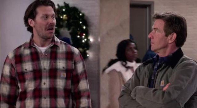 Plaid shirt, red and white Sean Quinn (Hayes MacArthur) in Merry Happy Whatever (S01E04)