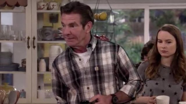 Plaid shirt grey Don Quinn (Dennis Quaid) in Merry Happy Whatever (S01E02)