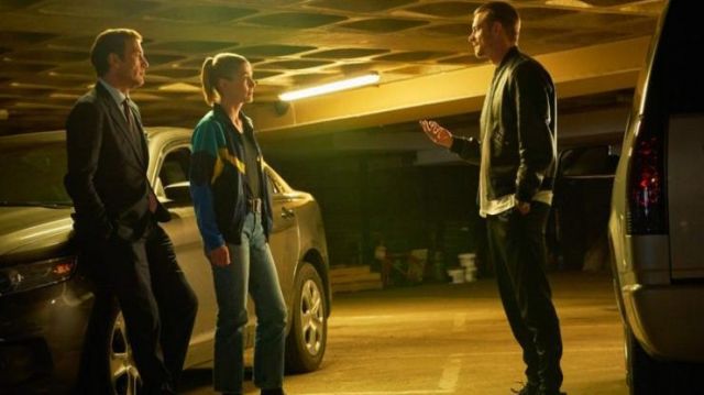 Chaqueta de cuero usada por Pete Koslow (Joel Kinnaman) como se ve en The Informer