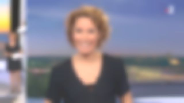 The right Dress detail rhinestone Noel Marie-Sophie Lacarrau in Journal de 20h de France 2 du 01/01/2020