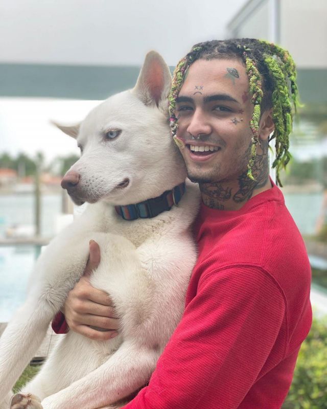 The flush to the sudden red of Lil Pump on his account Instagram @lilpump | Spotern