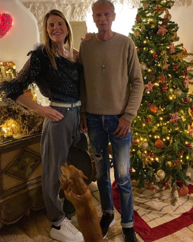 Alberta Ferretti High Waist Jeans worn by Anna Dello Russo Instagram December 23, 2019