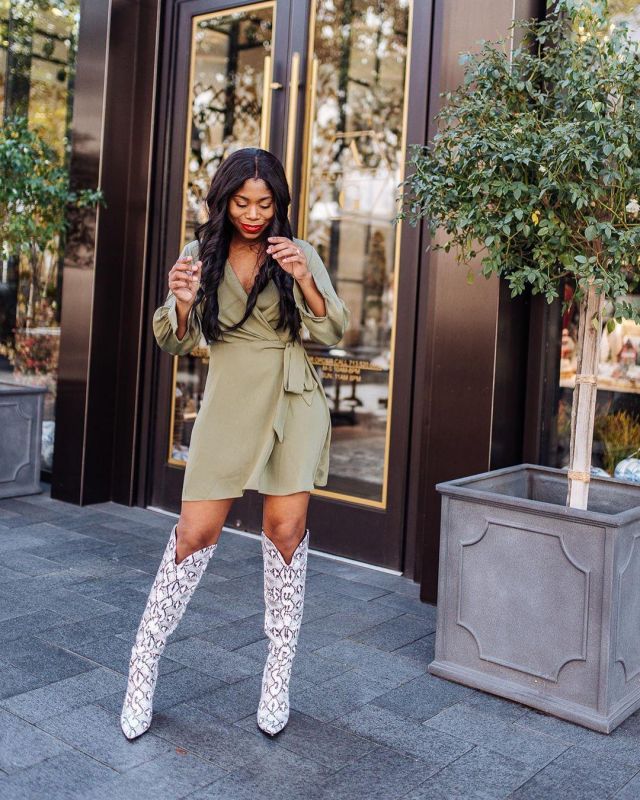 Long Sleeve Minidress of Stephanie Taylor Jackson on the Instagram account @stephtaylorjackson