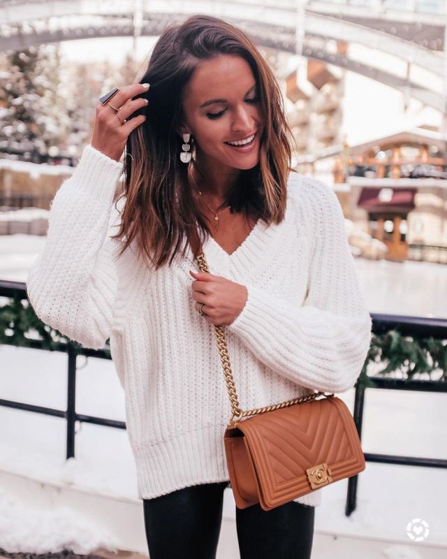 Topshop White V-Neck Sweater of Lauren Kay on the Instagram account @laurenkaysims