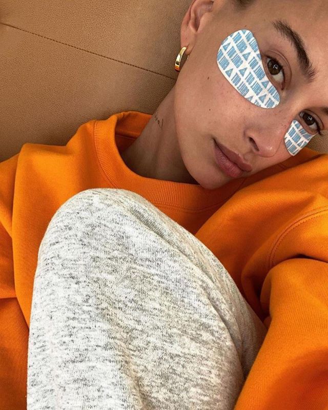 hailey baldwin orange sweater