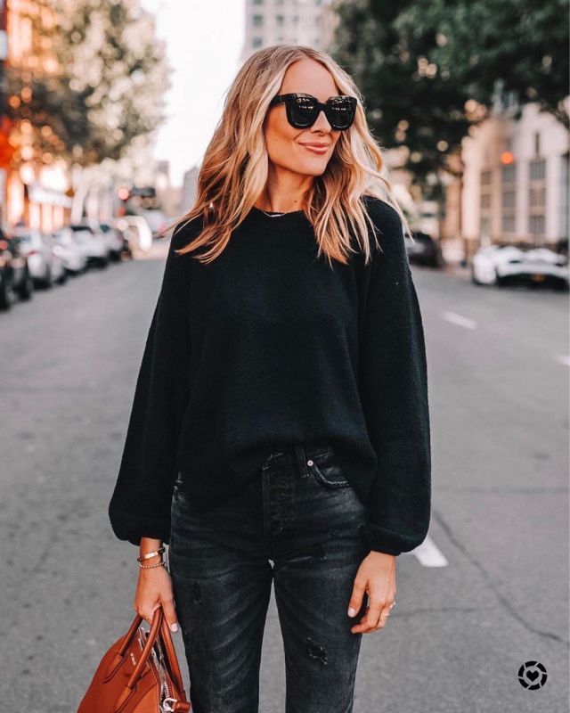 Black Sweater of Amy Jackson on the Instagram account @fashion_jackson