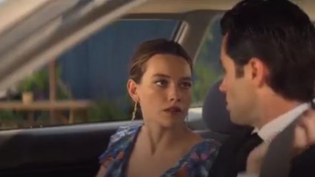 Gold flower drop earrings worn by Love Quinn (Victoria Pedretti) in YOU Season 2 Episode 10