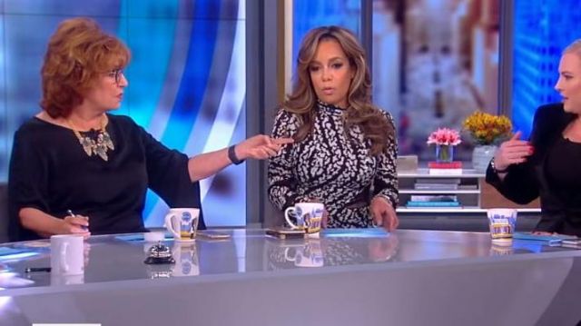 Vince Noir Haut de Satin porté par Joy Behar sur Le point de Vue le 7 janvier 2020