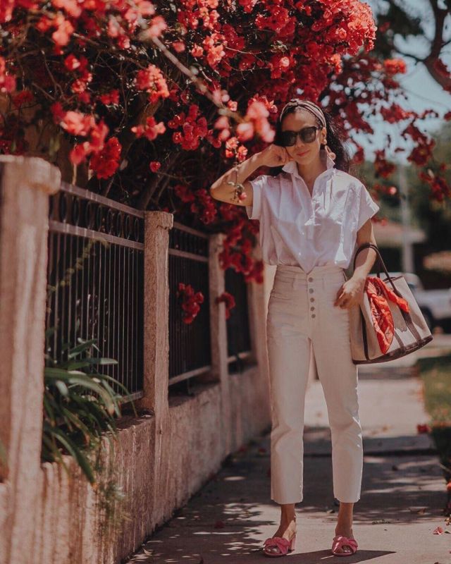 Crop Jeans of Hallie Swanson on the Instagram account @halliedaily
