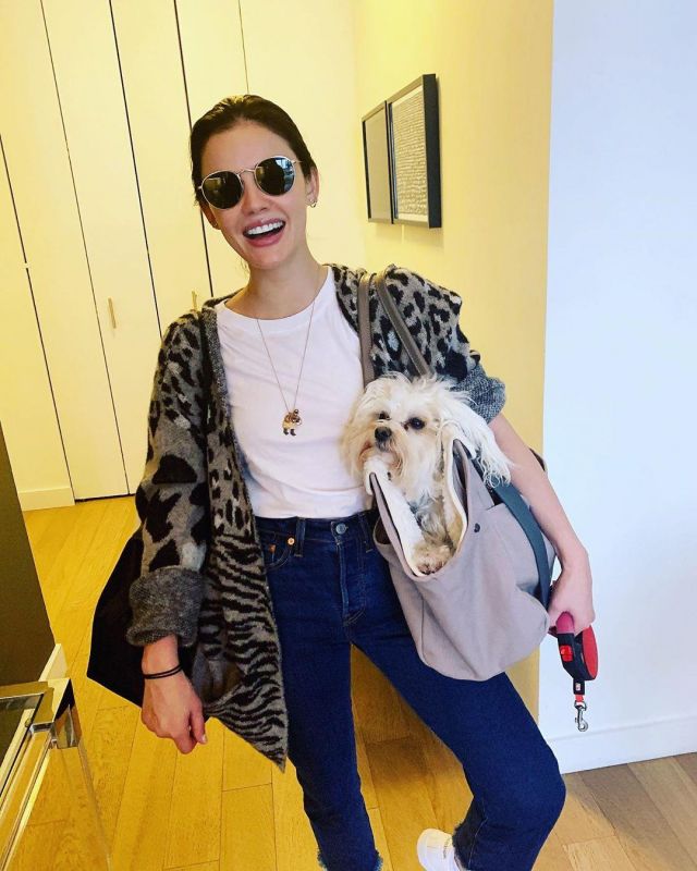 Le sac cabas de Lucy Hale sur le compte Instagram de @lucyhale