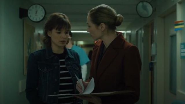 Chaqueta de mezclilla azul usada por Kristen Bouchard (Katja Herbers) en Evil Temporada 1 Episodio 11
