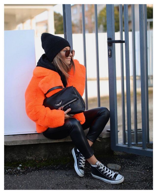 The black bag of Cindy's account on the Instagram of @boho_addict