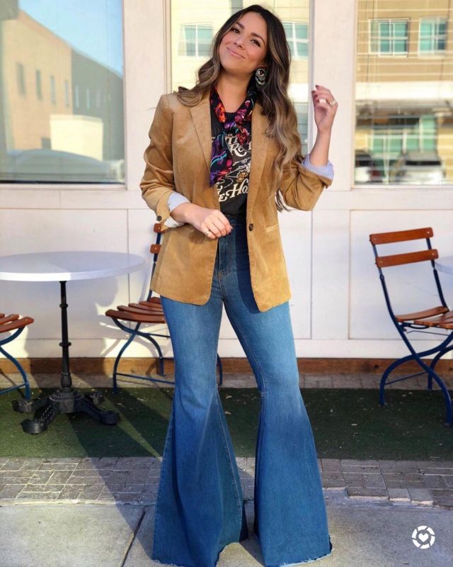 Flare Pants of Meghan Young on the Instagram account @themeghanjones