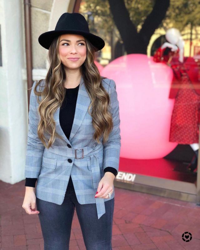 Wool Felt Hat of Meghan Young on the Instagram account @themeghanjones
