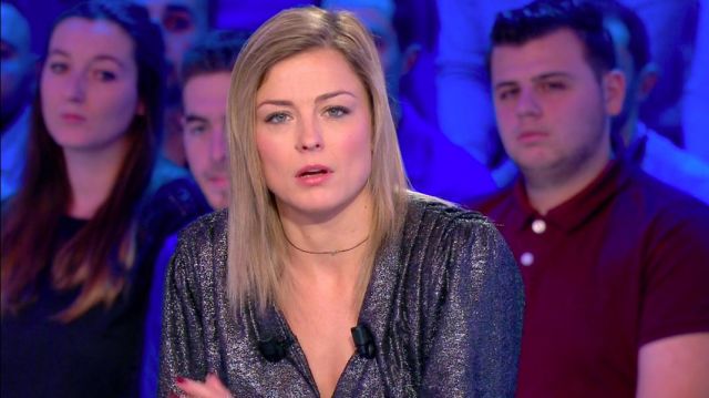 The short dress in metallic Laure Boulleau in Canal Football Club the  12.01.2020